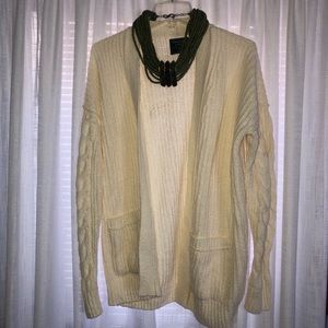 A&F CABLE KNIT CARDIGAN